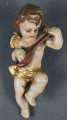 Polichromowana rzeźba amorka z mandolin