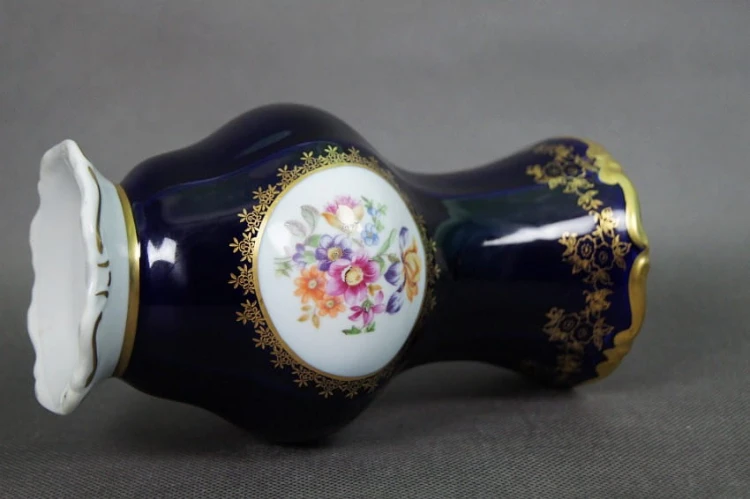 Porcelana Kahla kobaltowy wazon