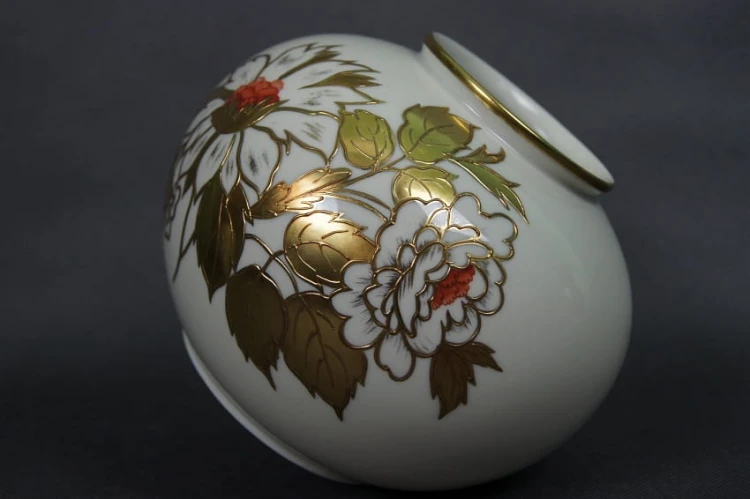 Wazon elfenbein ręcznie malowany - niemiecka porcelana Volkstedt