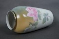 Wazon w róże w pastelowych barwach stara porcelana