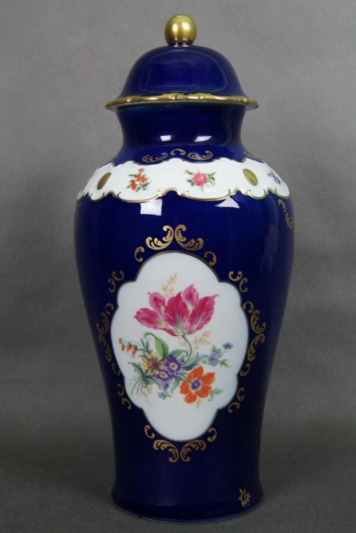 Duży imponujący wazon z przykrywą porcelana Wallendorf