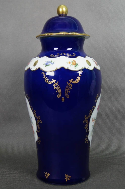 Duży imponujący wazon z przykrywą porcelana Wallendorf