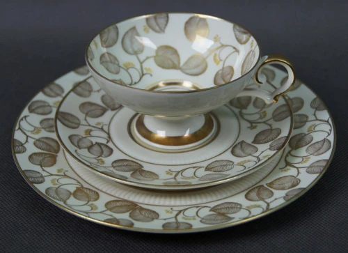 Ecru złocenia wyjątkowe śniadaniowe trio porcelana Weimar