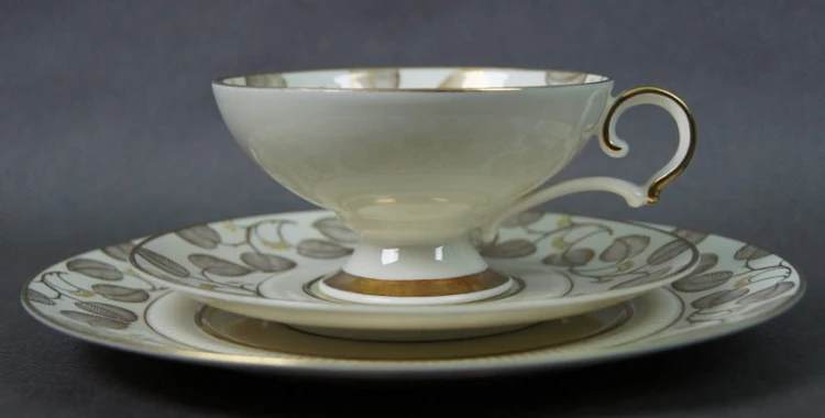 Ecru złocenia wyjątkowe śniadaniowe trio porcelana Weimar