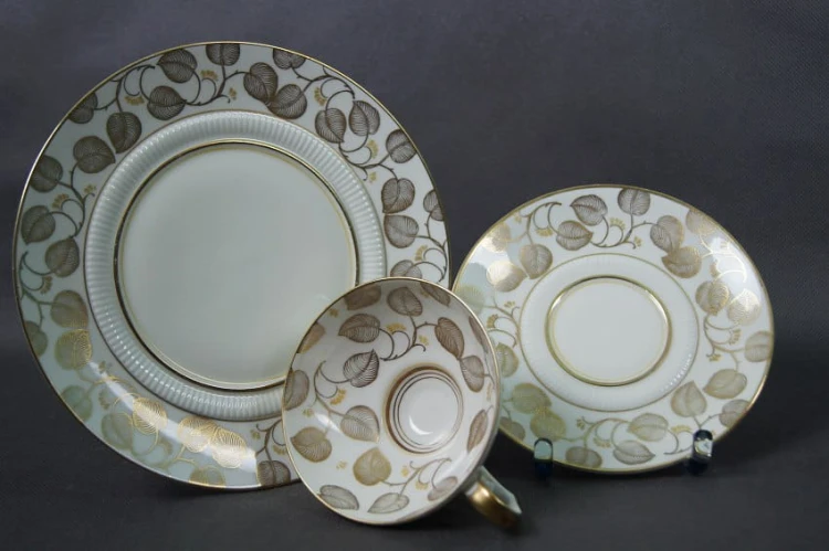 Ecru złocenia wyjątkowe śniadaniowe trio porcelana Weimar