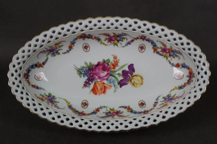 Barwna podłużna patera w ażurach porcelana Carl Schumann
