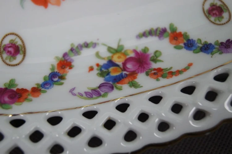 Barwna podłużna patera w ażurach porcelana Carl Schumann