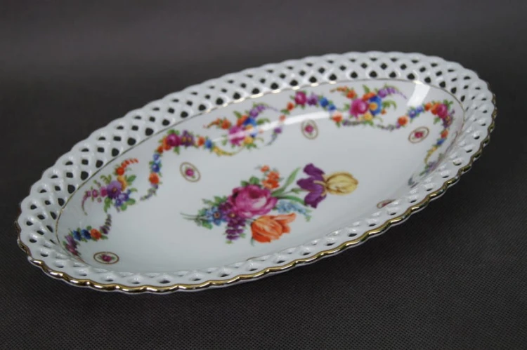 Barwna podłużna patera w ażurach porcelana Carl Schumann