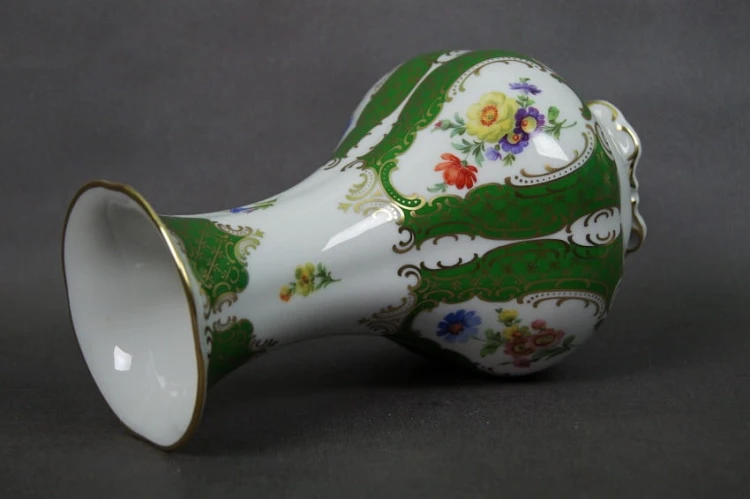 Wazon Lindner porcelanowy unikat barwne kwiaty i złocenia model Princess