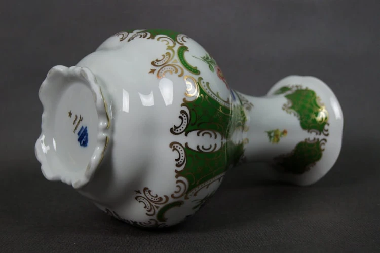Wazon Lindner porcelanowy unikat barwne kwiaty i złocenia model Princess