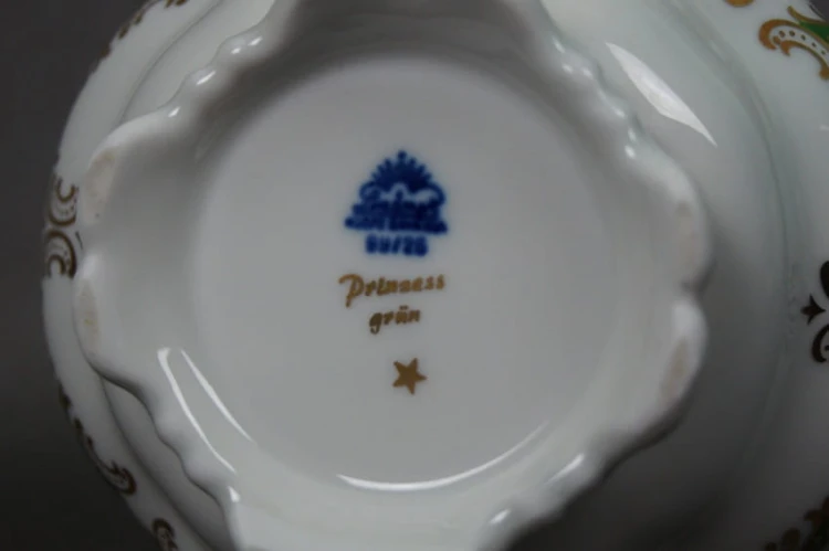 Wazon Lindner porcelanowy unikat barwne kwiaty i złocenia model Princess