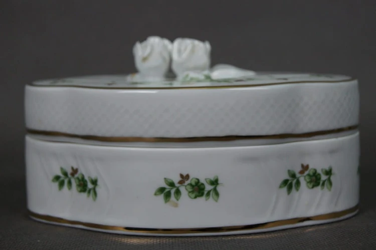 Hollohaza porcelana z Węgier - Wyjątkowa bomboniera dla kolekcjonera