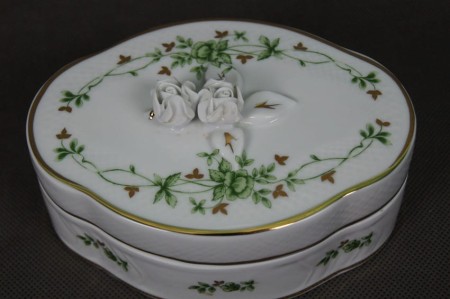 Hollohaza porcelana z Węgier - Wyjątkowa bomboniera dla kolekcjonera