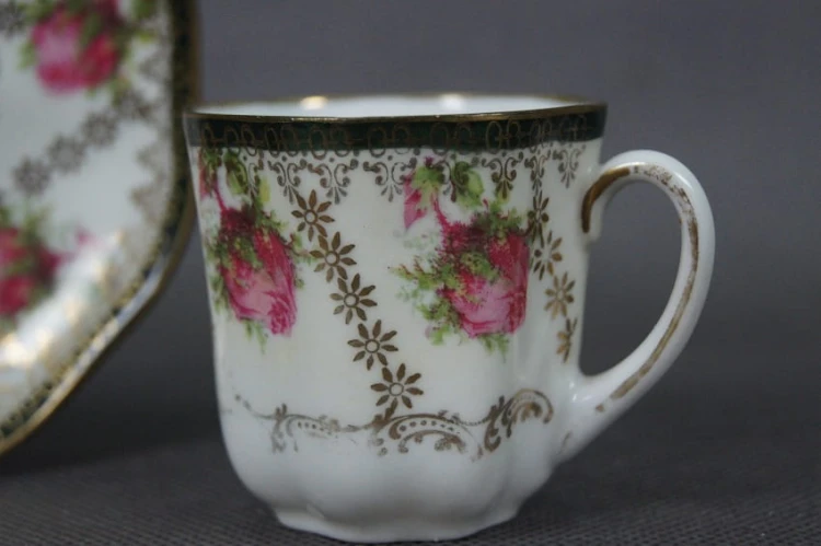 Różana filiżanka do espresso przedwojenna porcelana