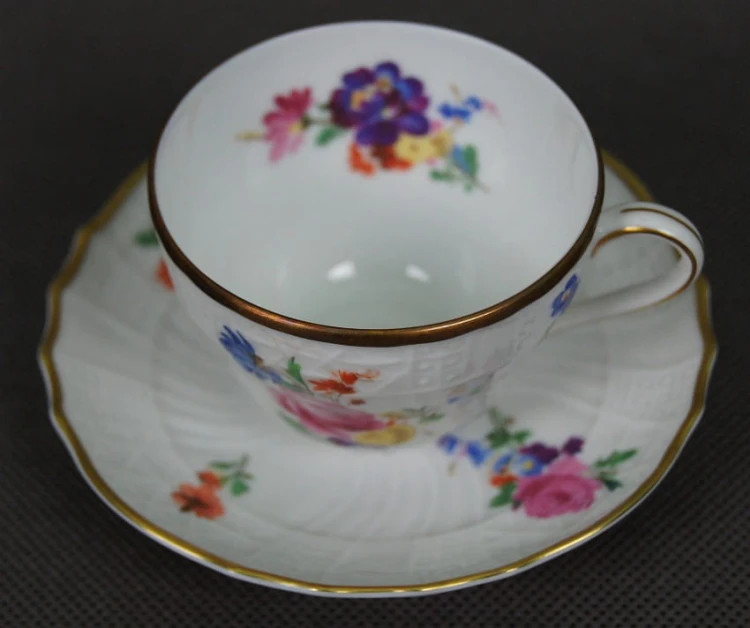 Filiżanka ze spodkiem do espresso wzór Dresden porcelana Hutschernreuther
