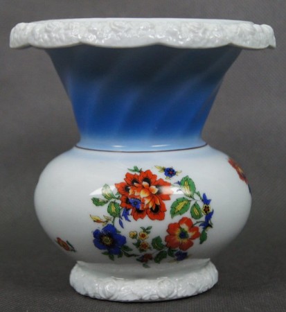 Dekoracyjny wazon niemiecka porcelana Lettin