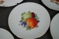Zestaw talerzyków z paterą z dekoracją owocową - porcelana Schumann