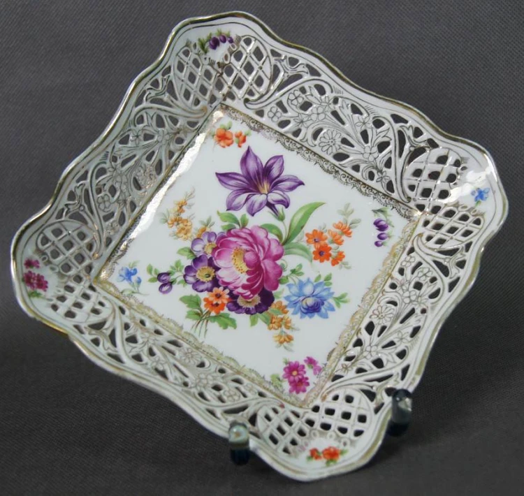 Porcelana z Tiefenfurt unikatowa patera w róże - K. Steinmann