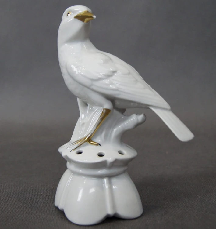 Biała figurka ptaszka - porcelana Neue Tettau
