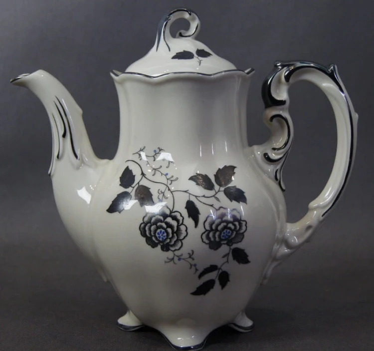 Uroczy porcelanowy dzbanek - Konigszelt - Jaworzyna Śląska
