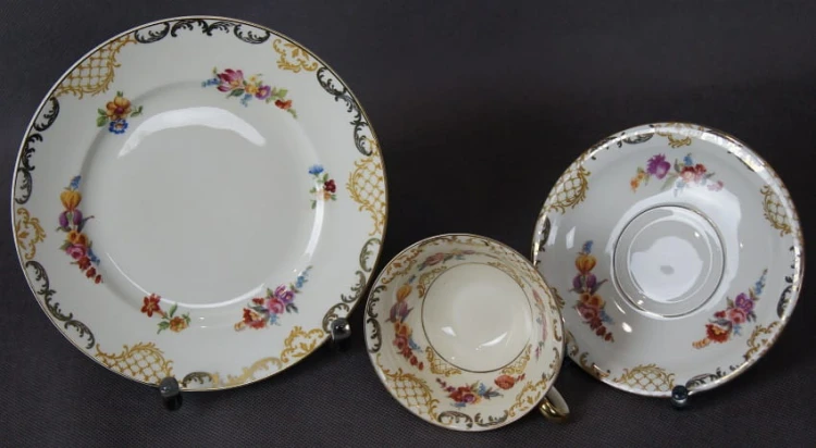 Wykwintna elegancja - porcelanowy zestaw śniadaniowy Tiefenfurt