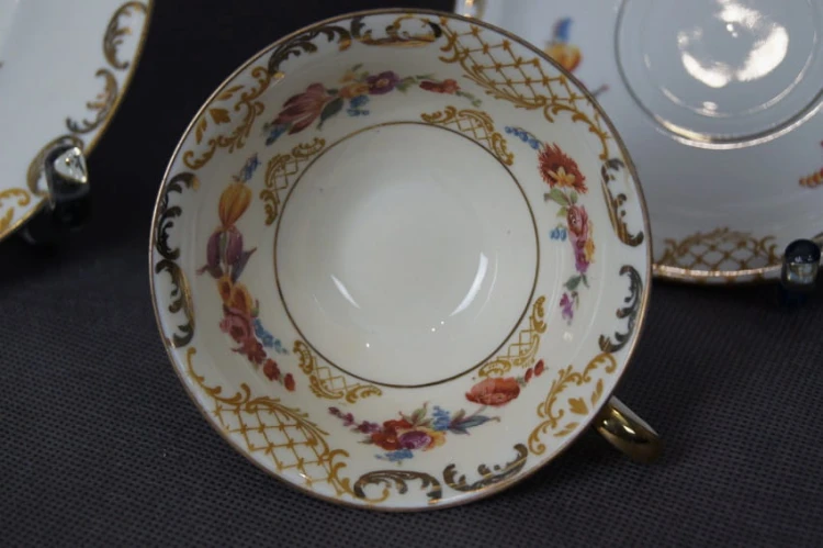 Wykwintna elegancja - porcelanowy zestaw śniadaniowy Tiefenfurt