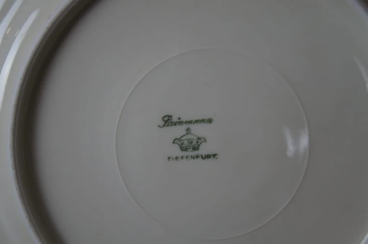 Wykwintna elegancja - porcelanowy zestaw śniadaniowy Tiefenfurt