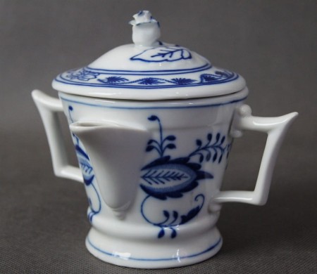 Porcelanowa sosjerka z separatorem tłuszczu - wzór cebulowy UNIKAT