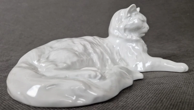 Kot unikalna figurka - węgierska porcelana Herend