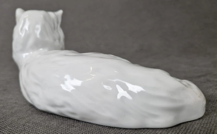 Kot unikalna figurka - węgierska porcelana Herend