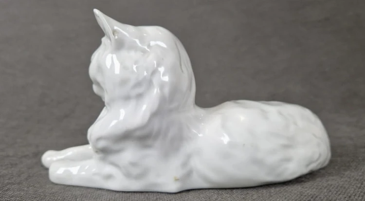 Kot unikalna figurka - węgierska porcelana Herend