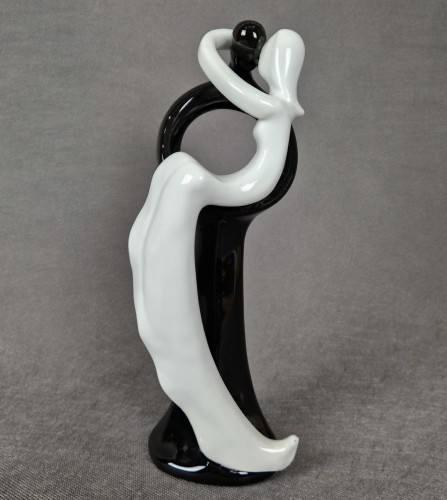Młoda Para - porcelanowa figurka w typie modernistycznym
