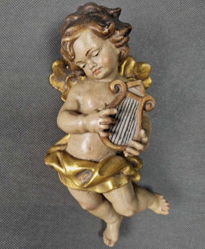 Cherubinek grający na lirze - Rzeźba w drewnie