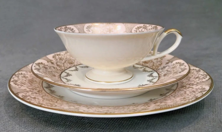Porcelana Alka - Róż - zestaw śniadaniowy eleganckie dekoracje