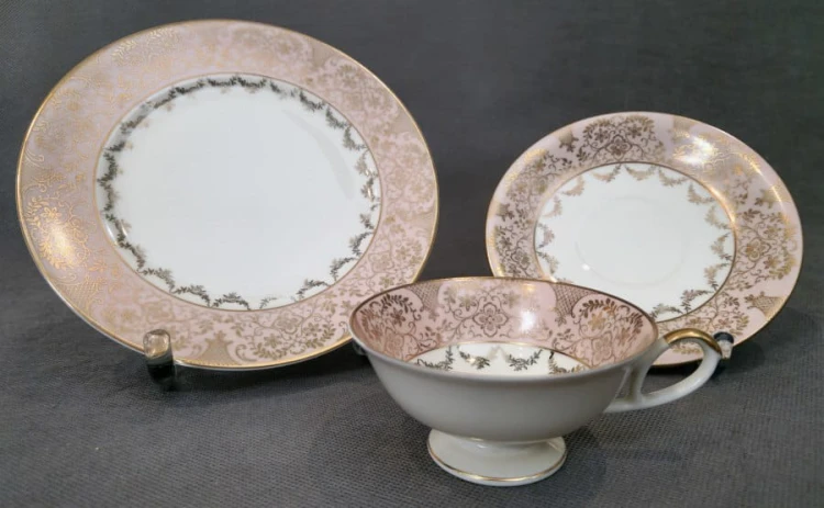 Porcelana Alka - Róż - zestaw śniadaniowy eleganckie dekoracje