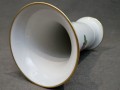 Wazon z różami w kolorze śnieżnobiałym - Porcelana Kaiser