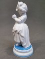 Przedwojenna figurka dziewczynki - stara porcelana