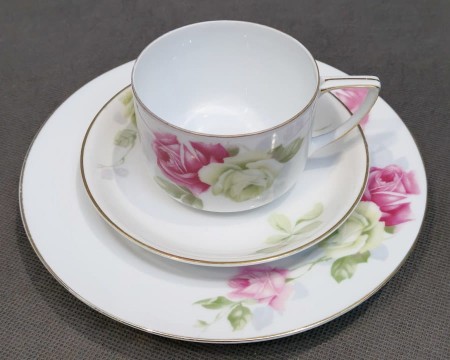 Zestaw śniadaniowy herbaciane róże - porcelana Rosenthal Sylvia