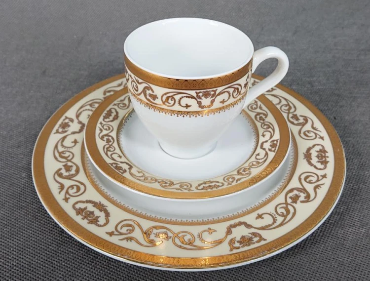 Zestaw śniadaniowy do kawy - Polska porcelana Karolina