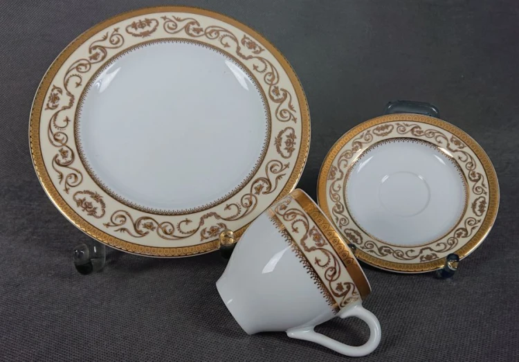 Zestaw śniadaniowy do kawy - Polska porcelana Karolina