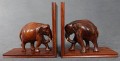 Podpórki drewniane pod książki - rzeźba ze słoniami