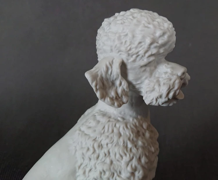 Pudel królewski - Porcelanowa figurka Kaiser