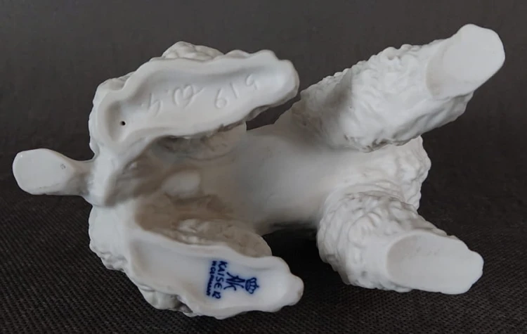 Pudel królewski - Porcelanowa figurka Kaiser
