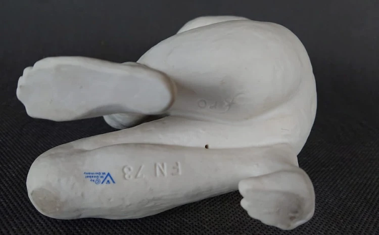 Figuralny biały akt - Porcelana Goebel - Gerhard Skrobek