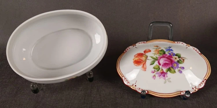 Duża ukwiecona szkatułka - Porcelana Martinroda