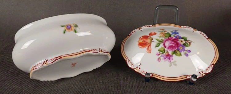 Duża ukwiecona szkatułka - Porcelana Martinroda