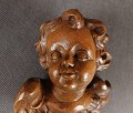 Uskrzydlone putto patrzące w prawo - Rzeźba ręcznie wykonana