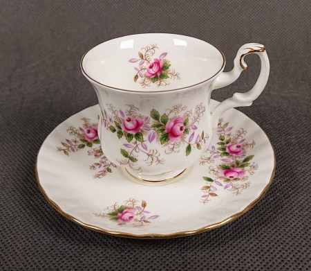Filiżanka ze spodkiem do espresso Lavender Rose - Porcelana Royal Albert