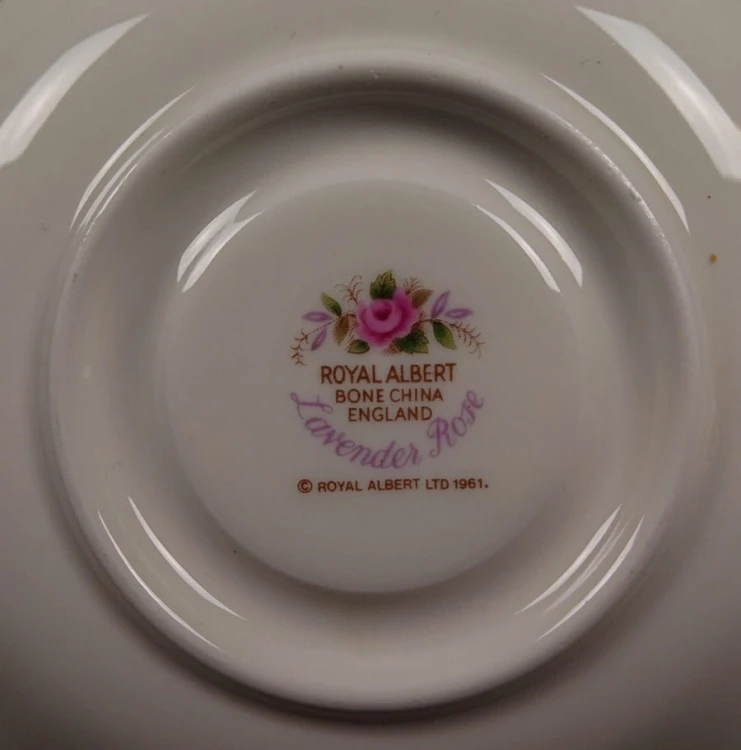 Filiżanka ze spodkiem do espresso Lavender Rose - Porcelana Royal Albert