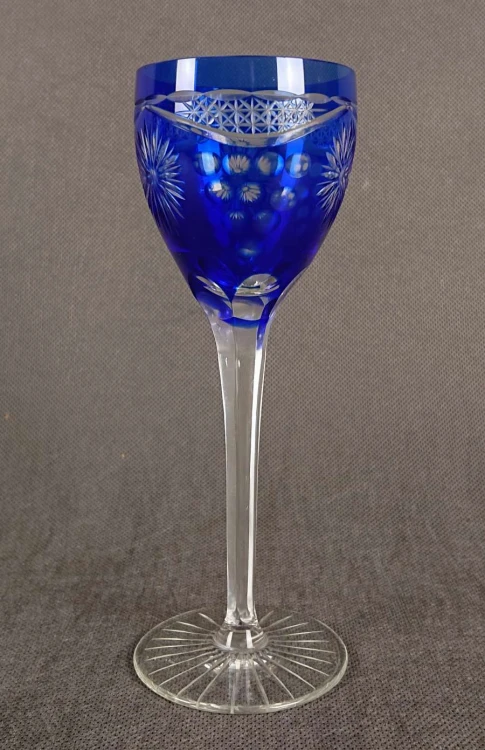 Niebieski remer do wina - Stare szlify i forma